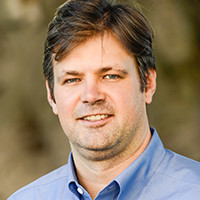 Profile portrait of William Dichtel