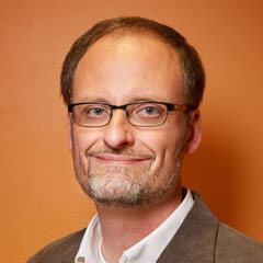 Profile portrait of Derek Peterson