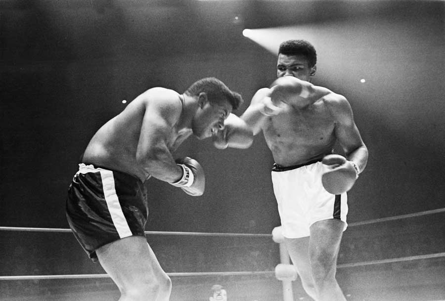 MuhammadAliInBoxingRingWithFloydPatterson